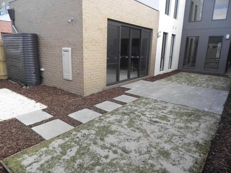 31 Warleigh Road, Footscray VIC 3011