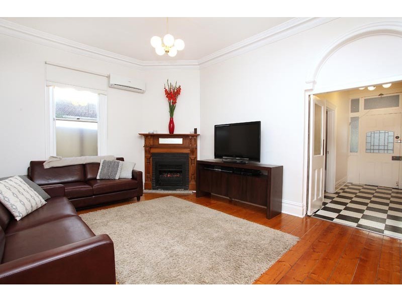 215 Buckley Street, Seddon VIC 3011