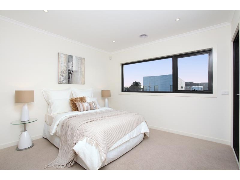 32 McDougall Drive, Footscray VIC 3011