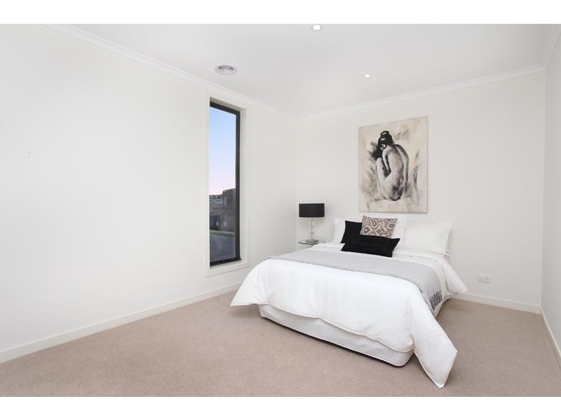 32 McDougall Drive, Footscray VIC 3011