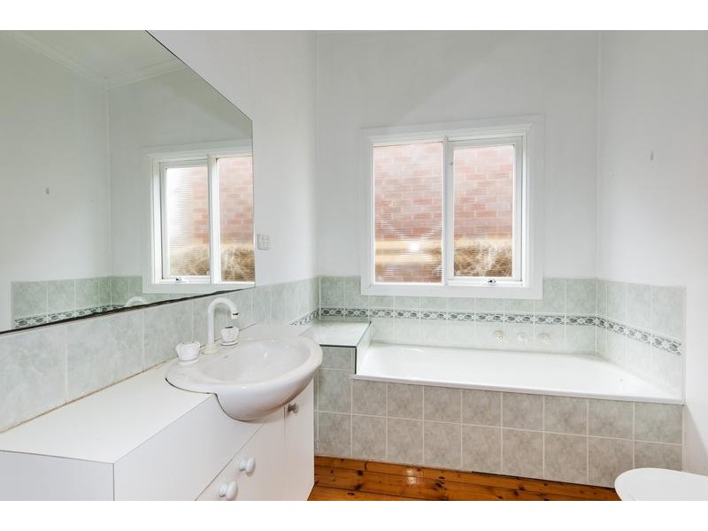 1a Albion Street, Kingsville VIC 3012