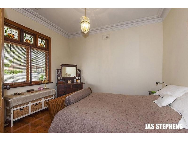 13 Tennyson Street, Seddon VIC 3011