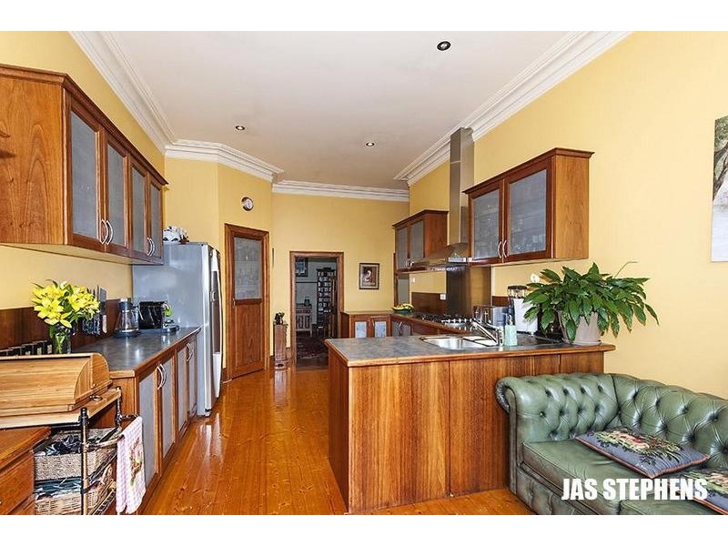 13 Tennyson Street, Seddon VIC 3011