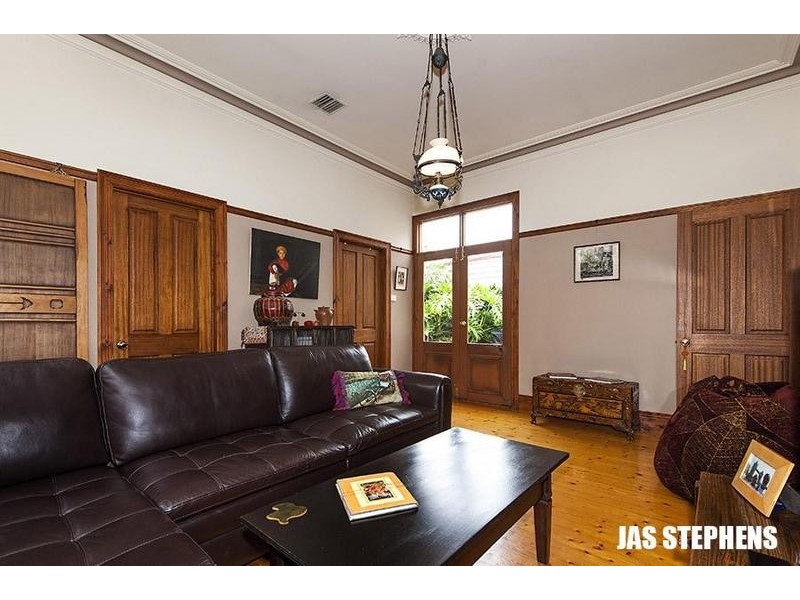 13 Tennyson Street, Seddon VIC 3011