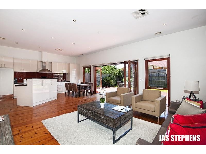 39 Bishop Street, Kingsville VIC 3012