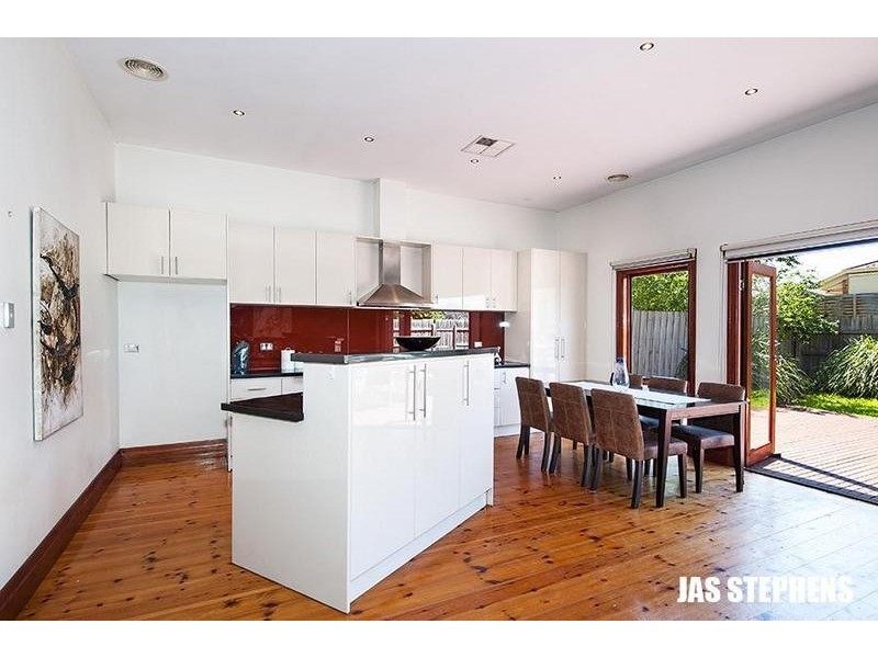 39 Bishop Street, Kingsville VIC 3012