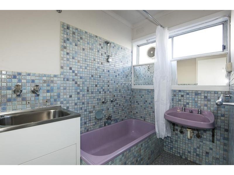 6/50 Bayview Road, Seddon VIC 3011