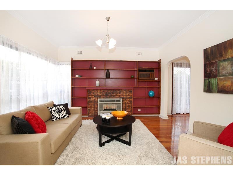 82 Napoleon Street, West Footscray VIC 3012