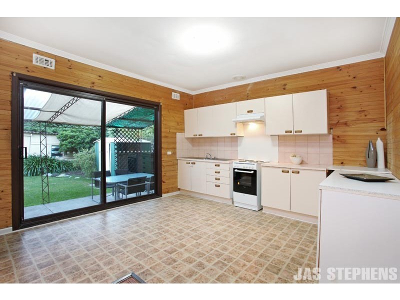 82 Napoleon Street, West Footscray VIC 3012