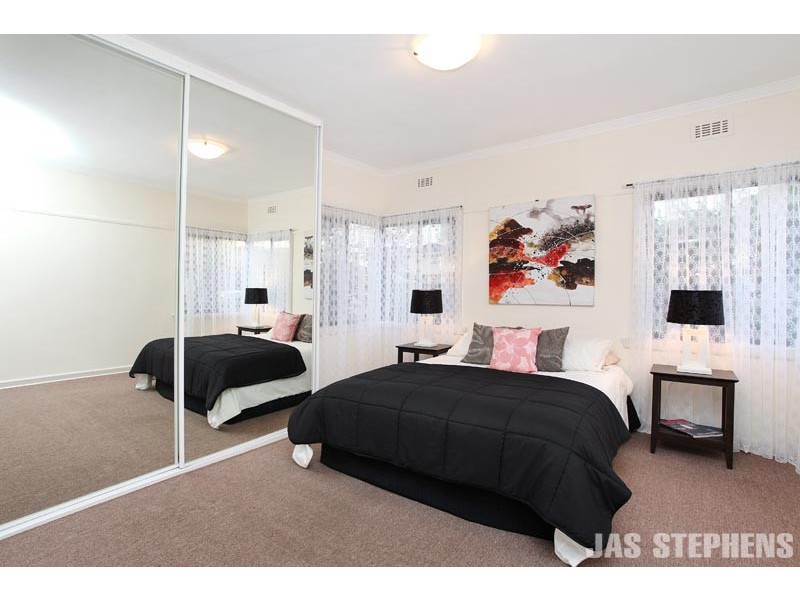 82 Napoleon Street, West Footscray VIC 3012