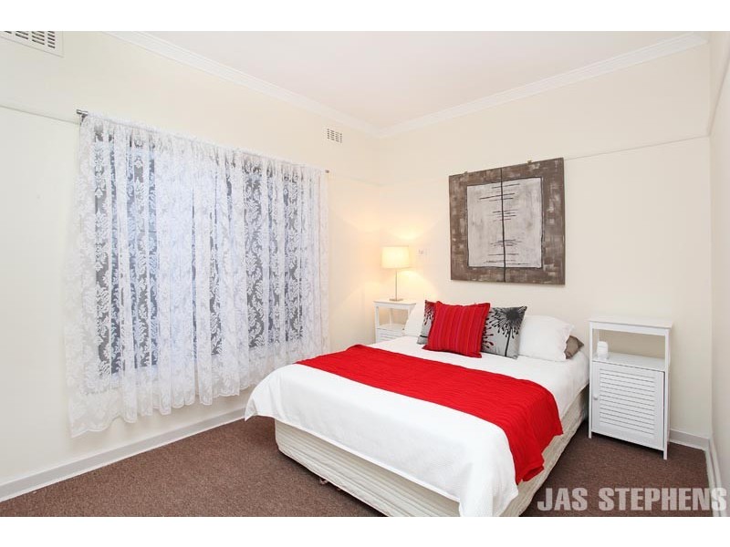 82 Napoleon Street, West Footscray VIC 3012