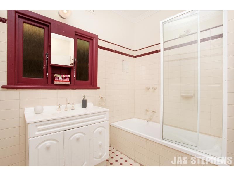 82 Napoleon Street, West Footscray VIC 3012