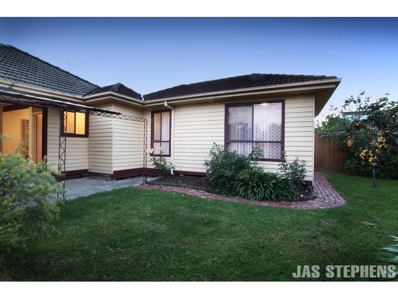 82 Napoleon Street, West Footscray VIC 3012