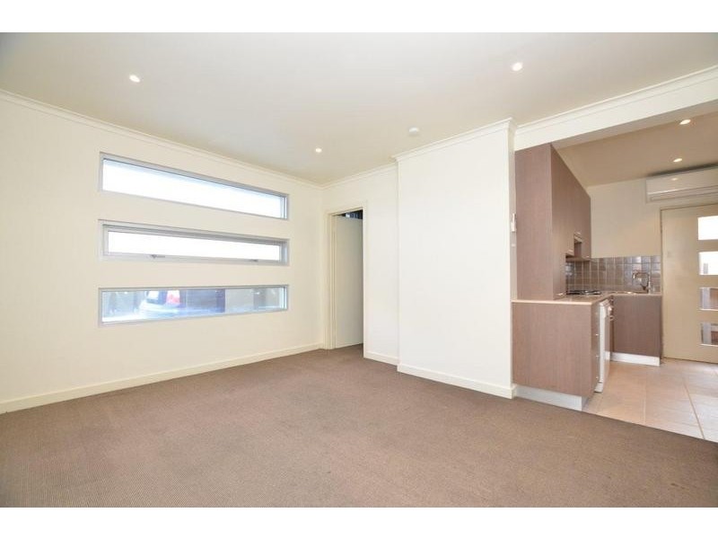 2/51 Anderson Road, Sunshine VIC 3020