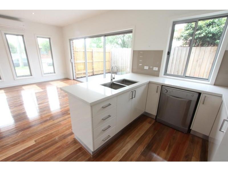 1/58 Blenheim Road, Newport VIC 3015