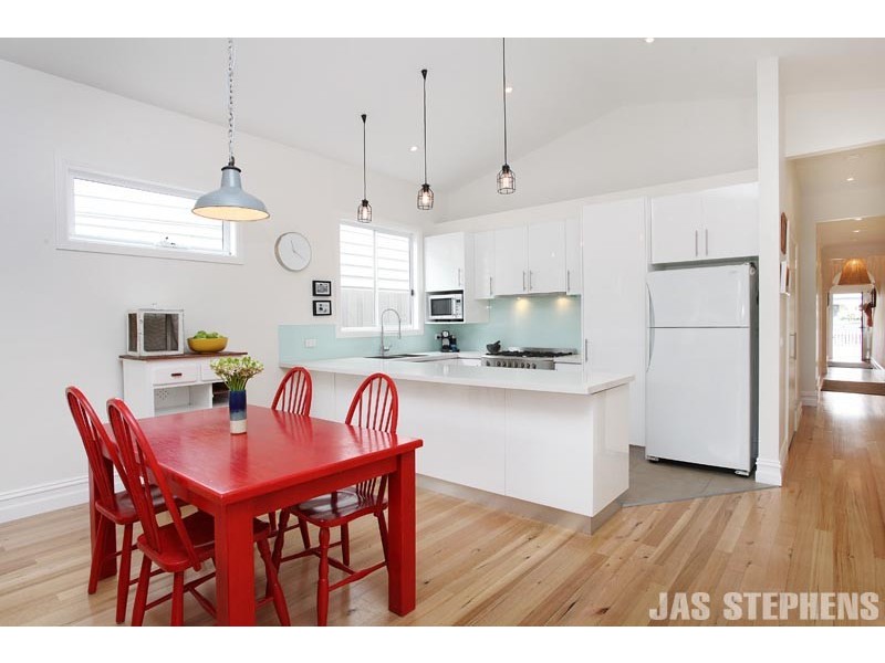 8 William Street, Seddon VIC 3011