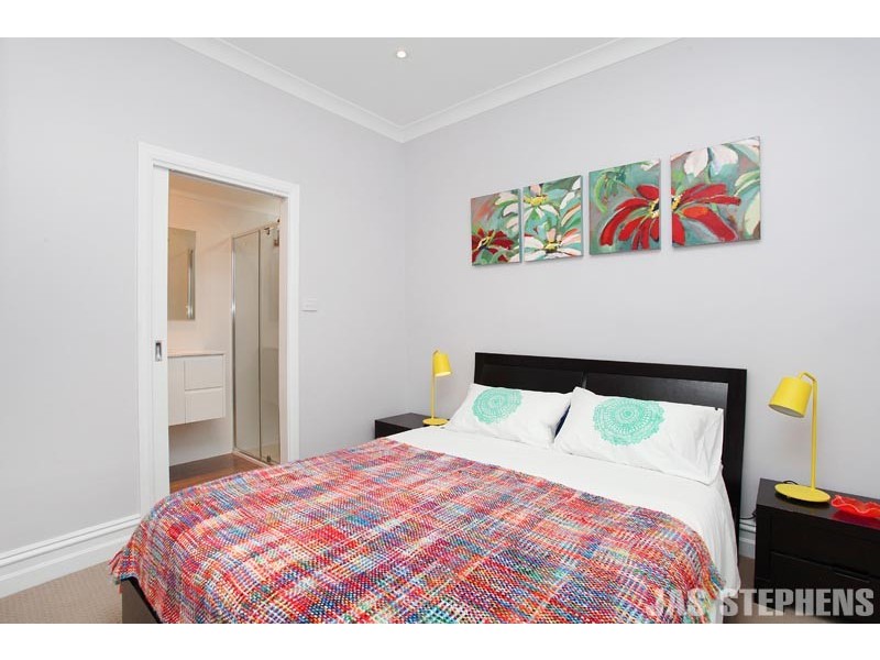 8 William Street, Seddon VIC 3011