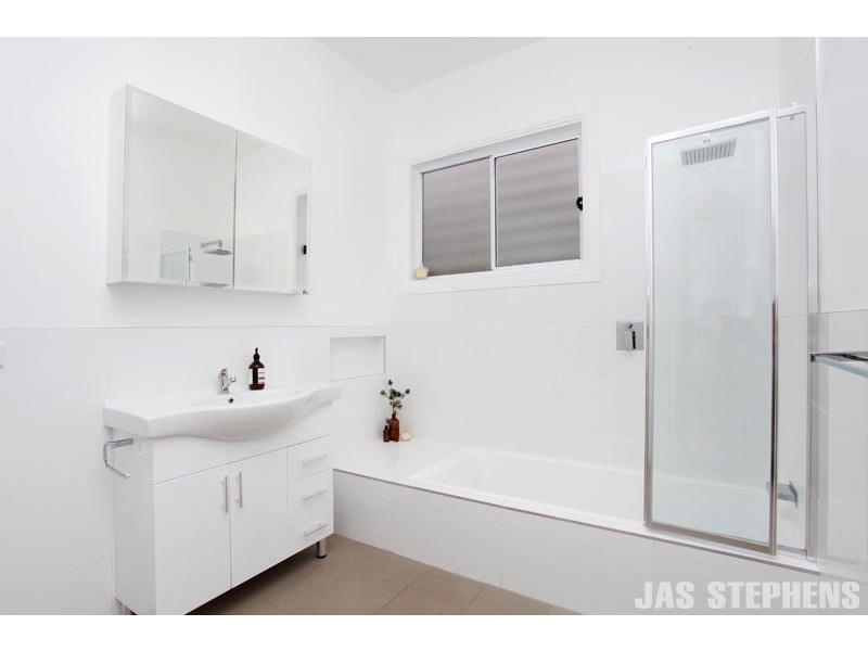 8 William Street, Seddon VIC 3011