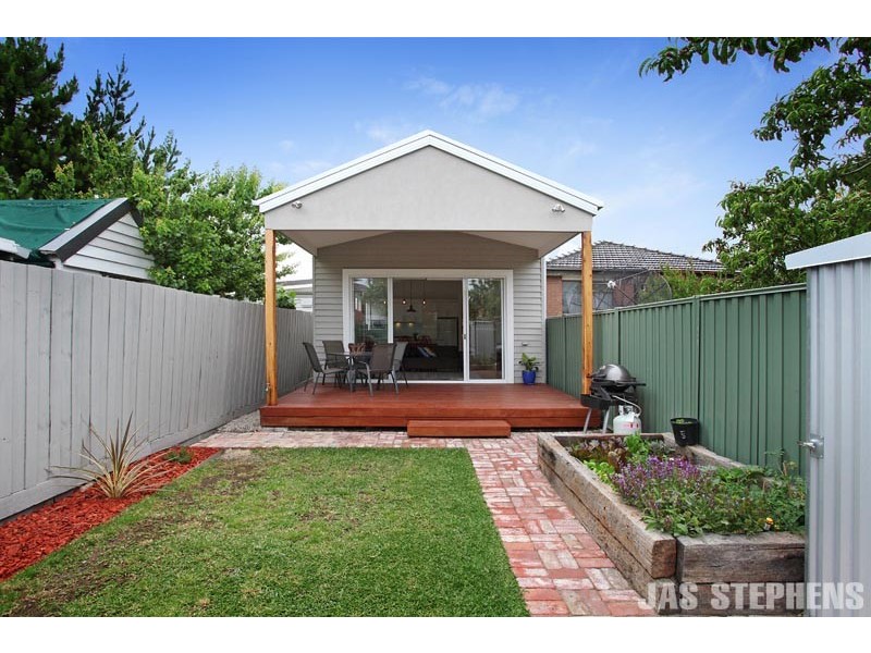 8 William Street, Seddon VIC 3011