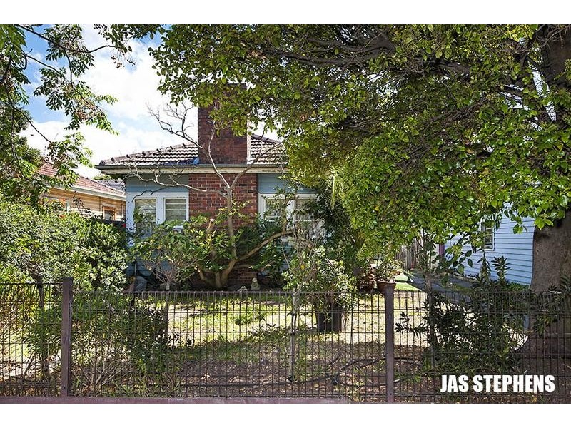 24 Hobbs Street, Seddon VIC 3011