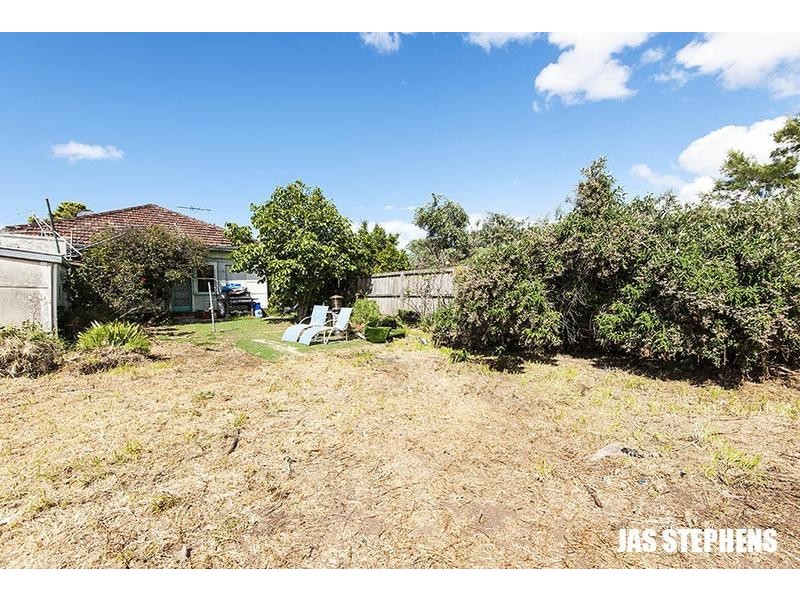 24 Hobbs Street, Seddon VIC 3011