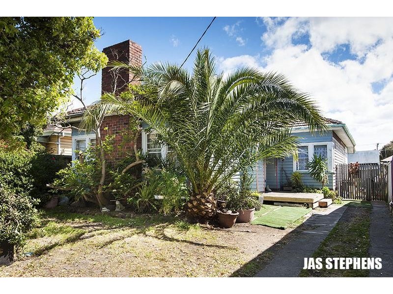 24 Hobbs Street, Seddon VIC 3011