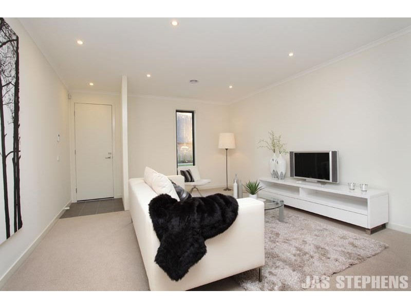 31 Warleigh Road, Footscray VIC 3011