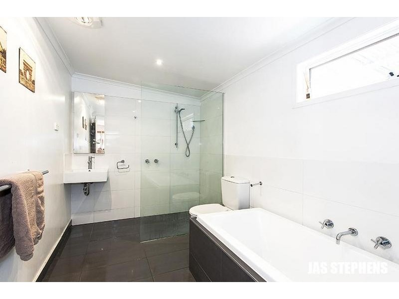 15 Salisbury Street, Yarraville VIC 3013