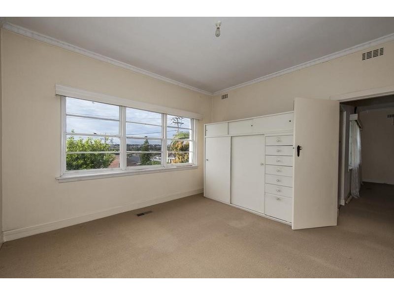 31 Hillside Crescent, Maribyrnong VIC 3032