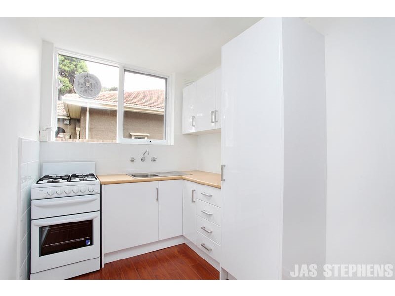 2/37 Somerville Road, Yarraville VIC 3013