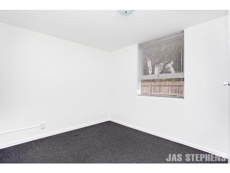 2/37 Somerville Road, Yarraville VIC 3013