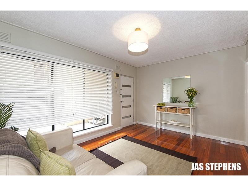 1/101 Ballarat Road, Maidstone VIC 3012