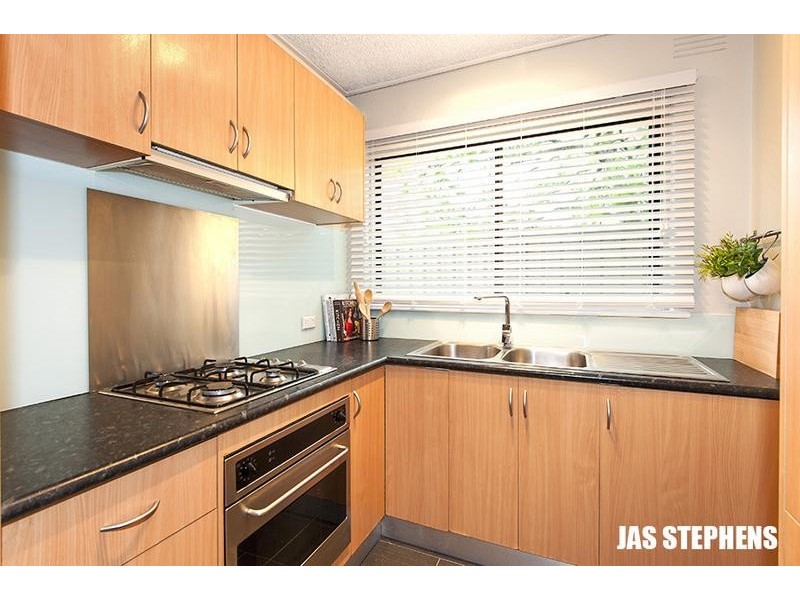 1/101 Ballarat Road, Maidstone VIC 3012