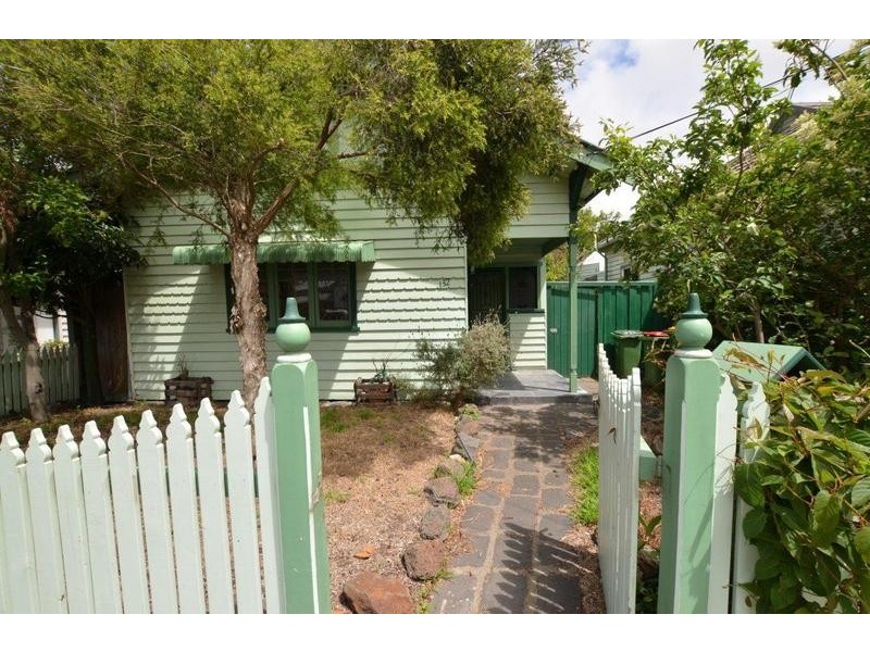 132 Queensville Street, Kingsville VIC 3012