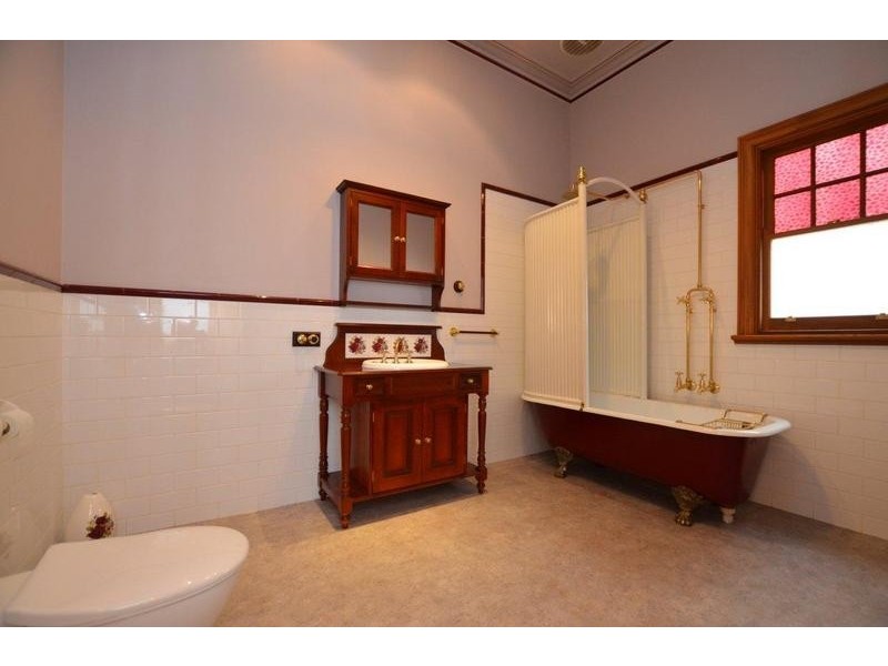 64 Gamon Street, Seddon VIC 3011