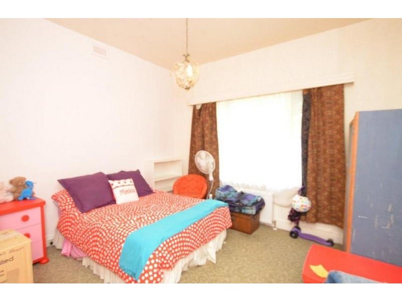 141 Empress Avenue, Kingsville VIC 3012