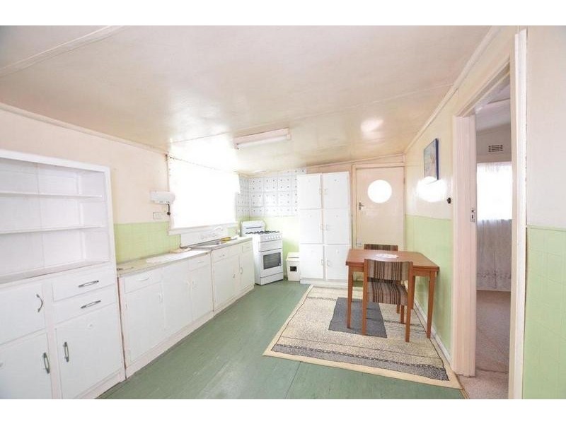 8 Wellington St, West Footscray VIC 3012