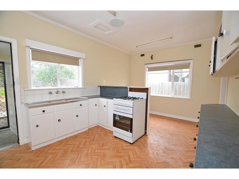 17 St Leonards Avenue, Yarraville VIC 3013