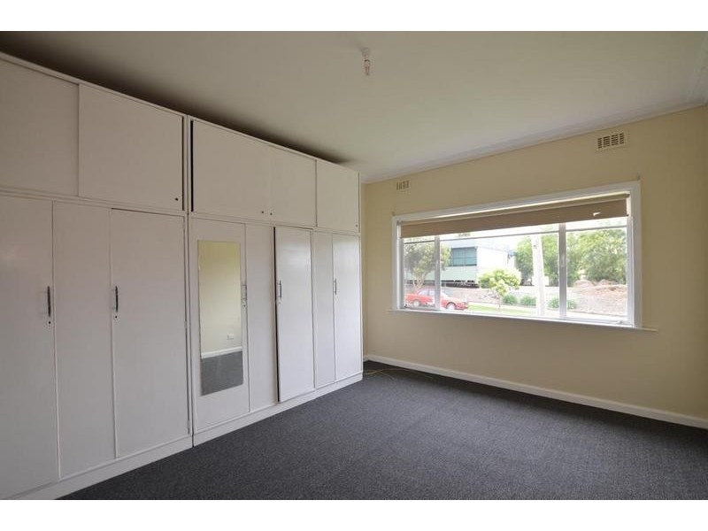 17 St Leonards Avenue, Yarraville VIC 3013