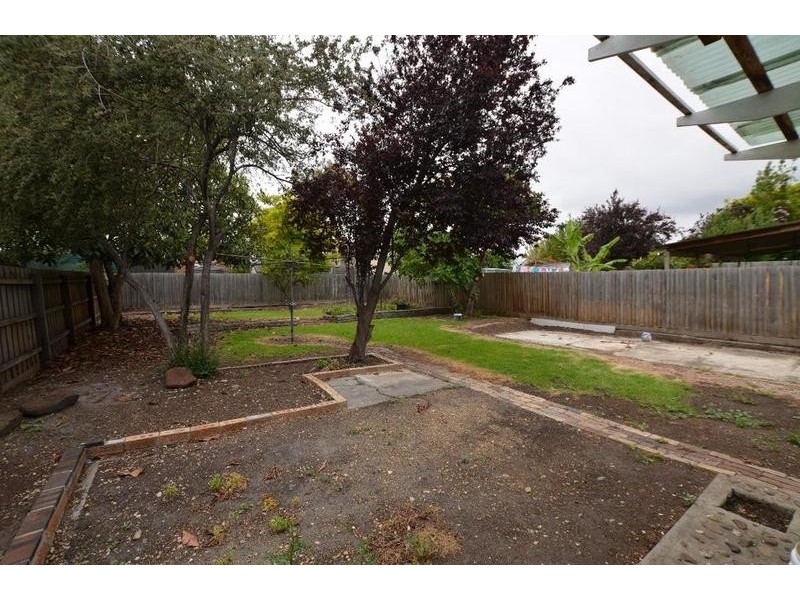 17 St Leonards Avenue, Yarraville VIC 3013