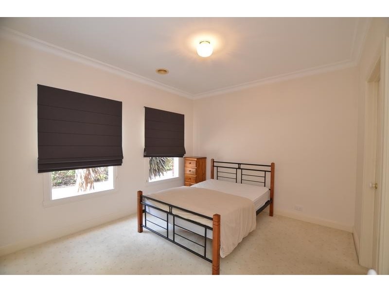2/57 Challis Street, Newport VIC 3015