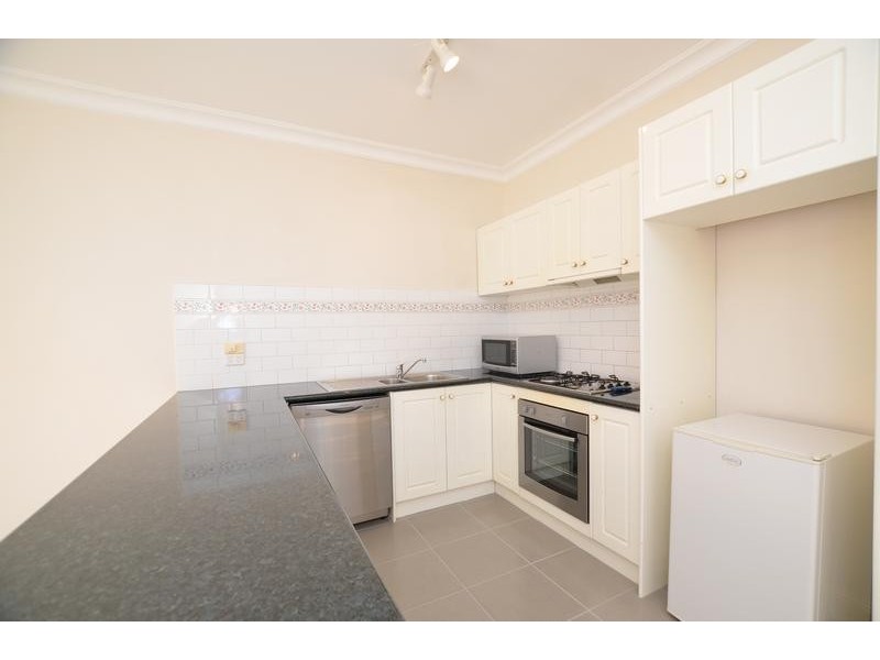 2/57 Challis Street, Newport VIC 3015