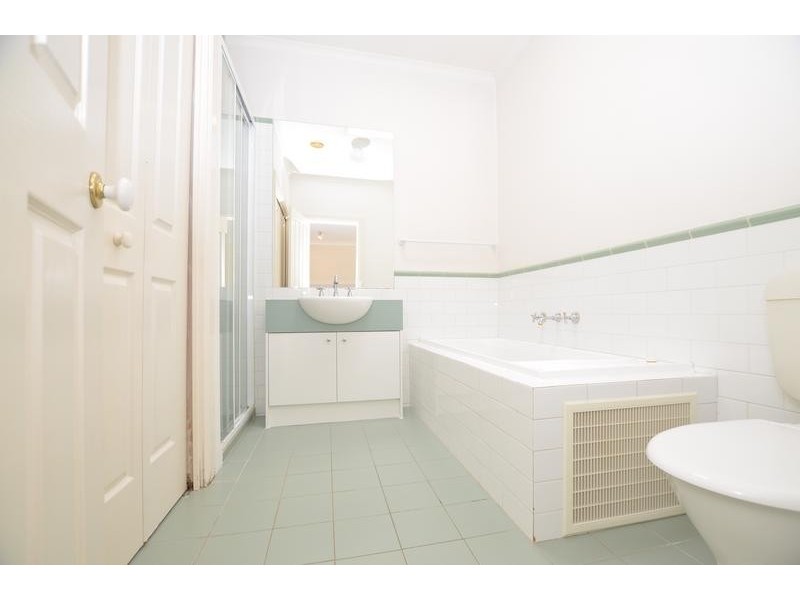 2/57 Challis Street, Newport VIC 3015