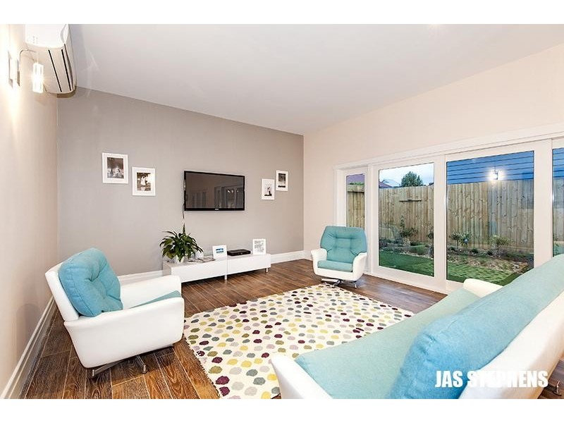 100 Queensville Street, Kingsville VIC 3012