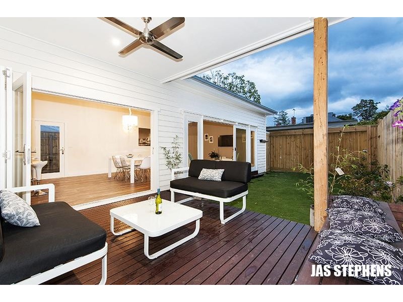 100 Queensville Street, Kingsville VIC 3012