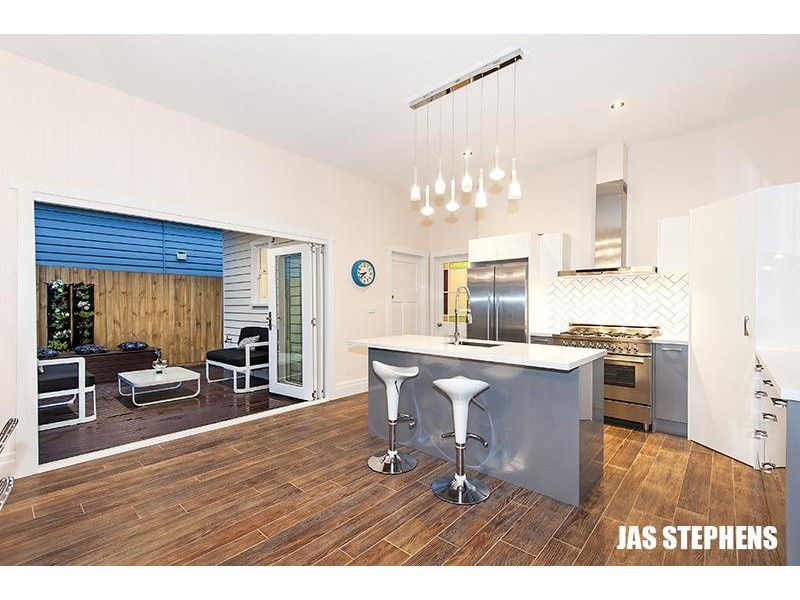 100 Queensville Street, Kingsville VIC 3012