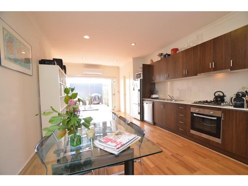 1/9 Swan Street, Footscray VIC 3011