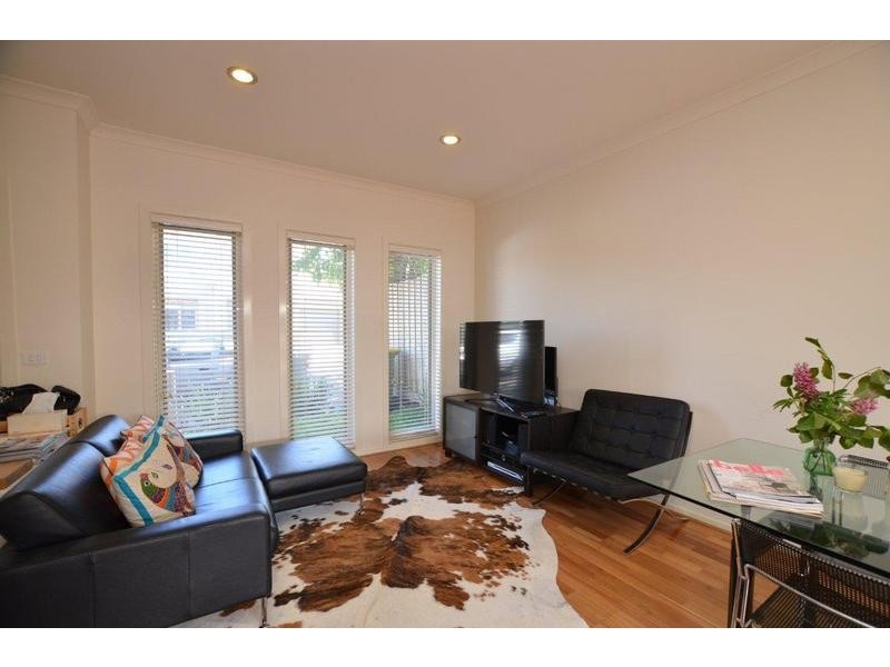 1/9 Swan Street, Footscray VIC 3011