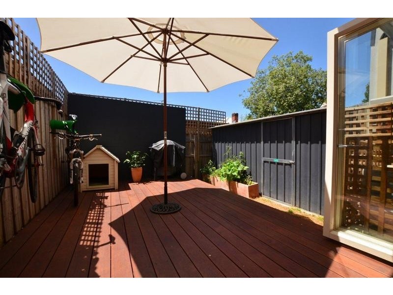 1/9 Swan Street, Footscray VIC 3011