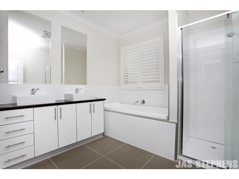 1/25 Deakin Street, Maidstone VIC 3012